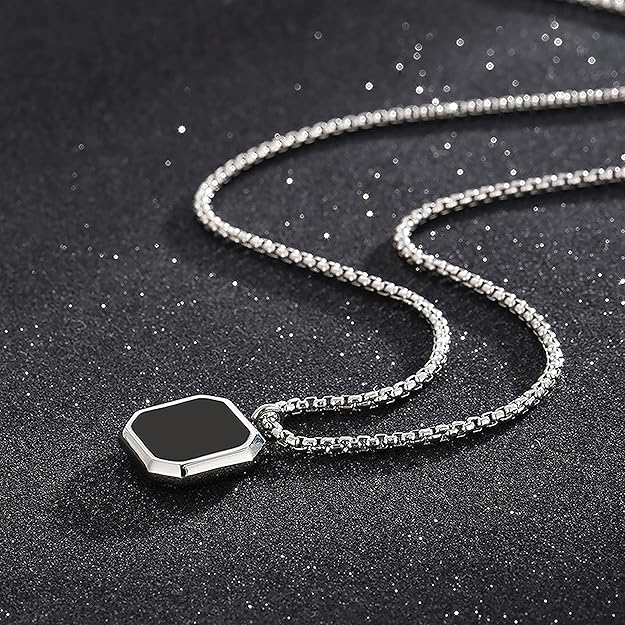 Black Pendant Square Necklace